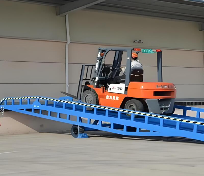 河南移动式卸货平台（叉车用）
